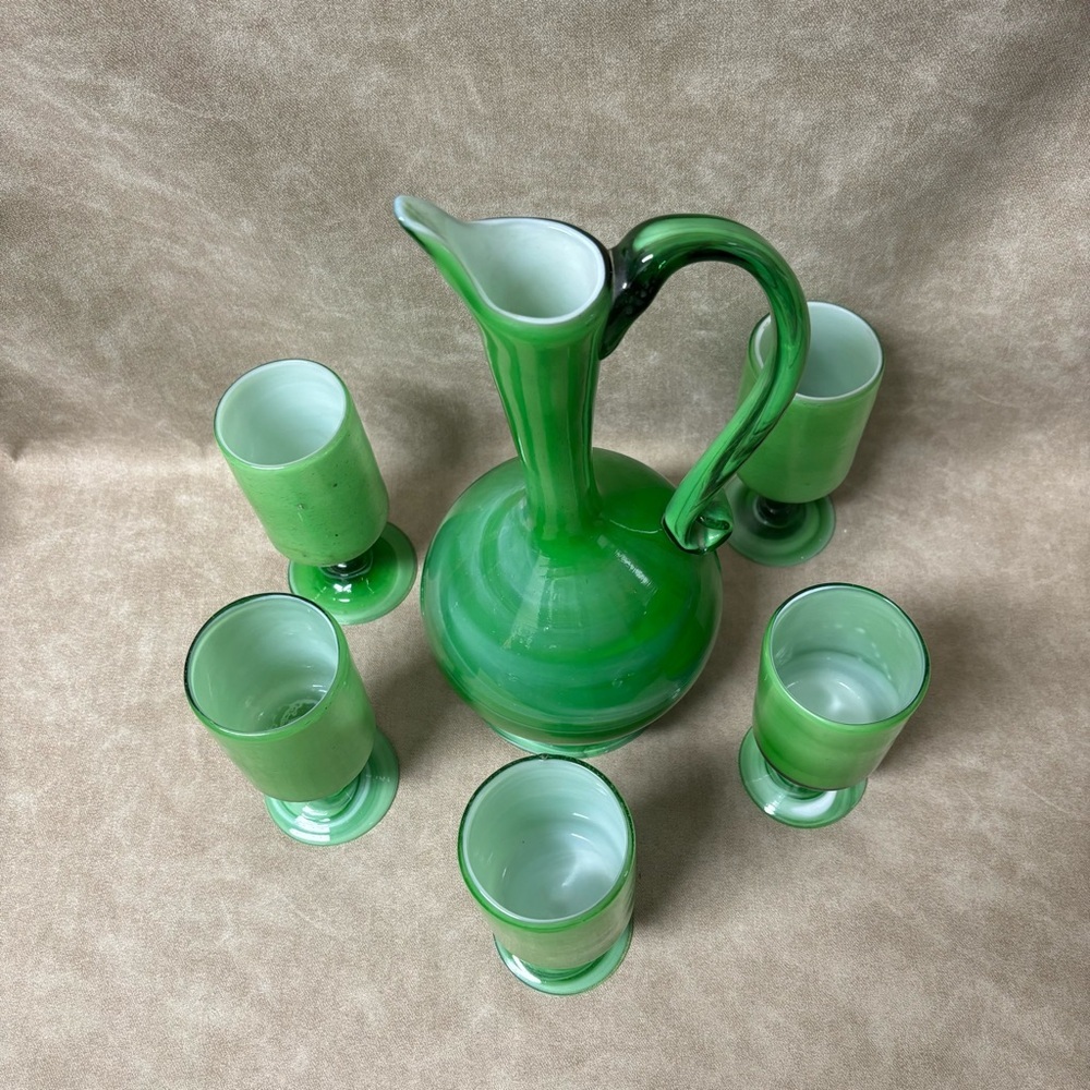 Elegant mid-century Empoli green cased handblown Italian art glass pitcher - Picture 5 of 10